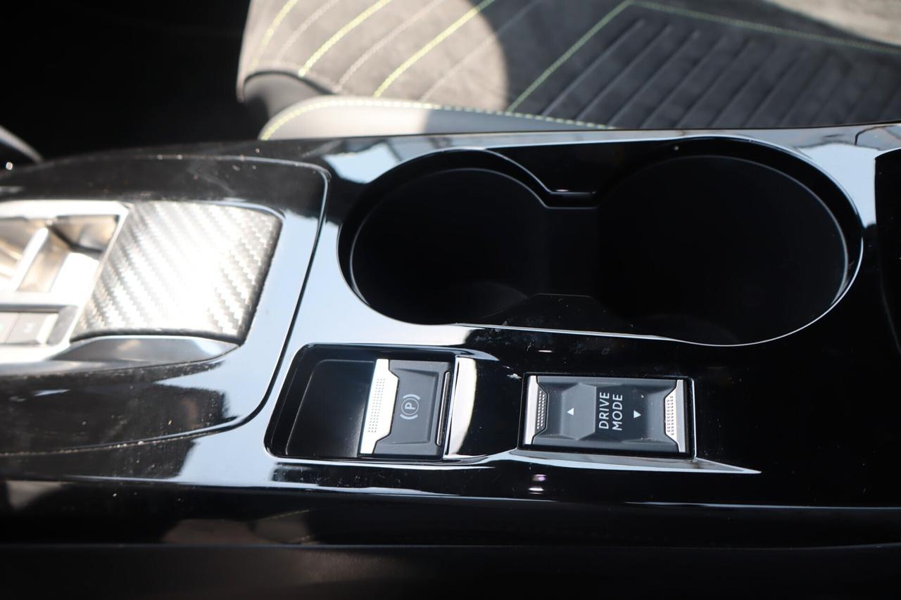Peugeot 208 1.2cc Hybrid 136cv e-DCS6 Autom. GT