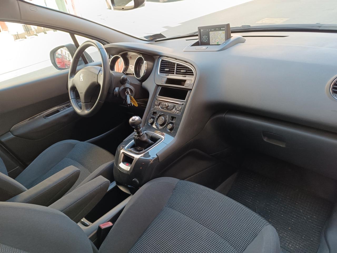 Peugeot 5008 1.6 HDi 112CV ALLURE 7 POSTI NAVI GANCIO TRAINO