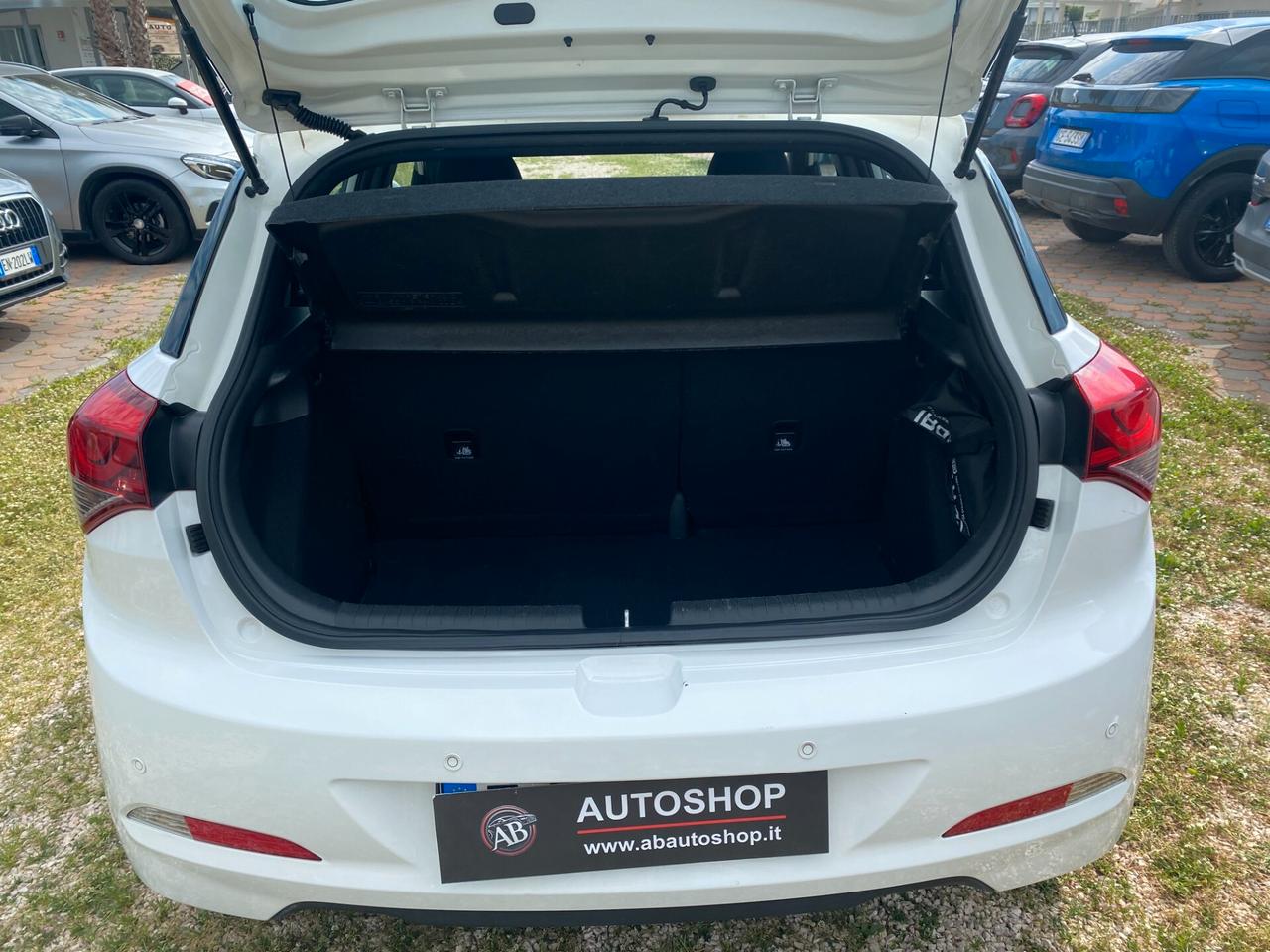 HYUNDAI - i20 - 1.2 GPL 5p. Blackline - NEOPATENTATI - FINANZIABILE - PERMUTE