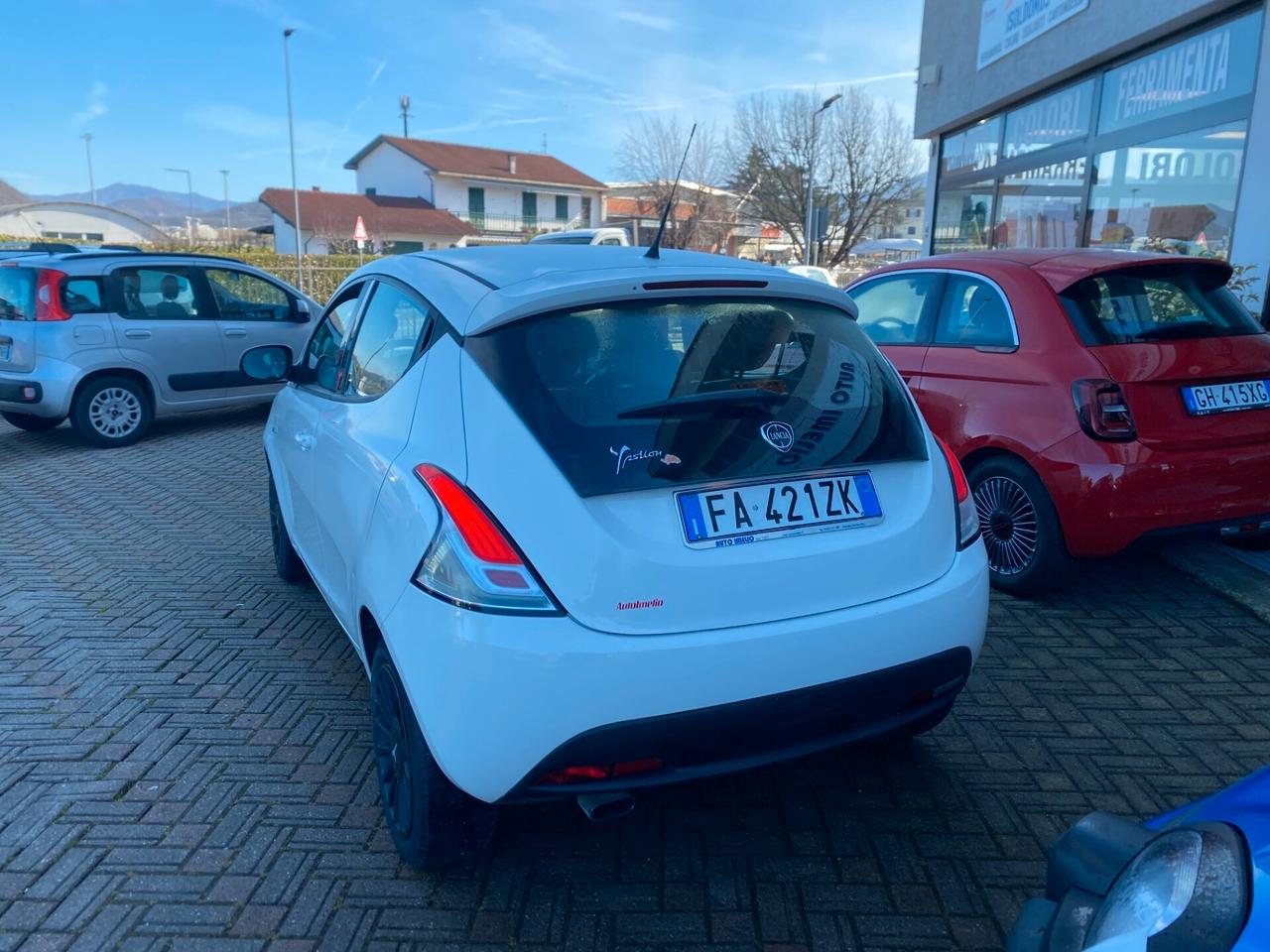Lancia Ypsilon 1.2 69 CV 5 porte Elefantino