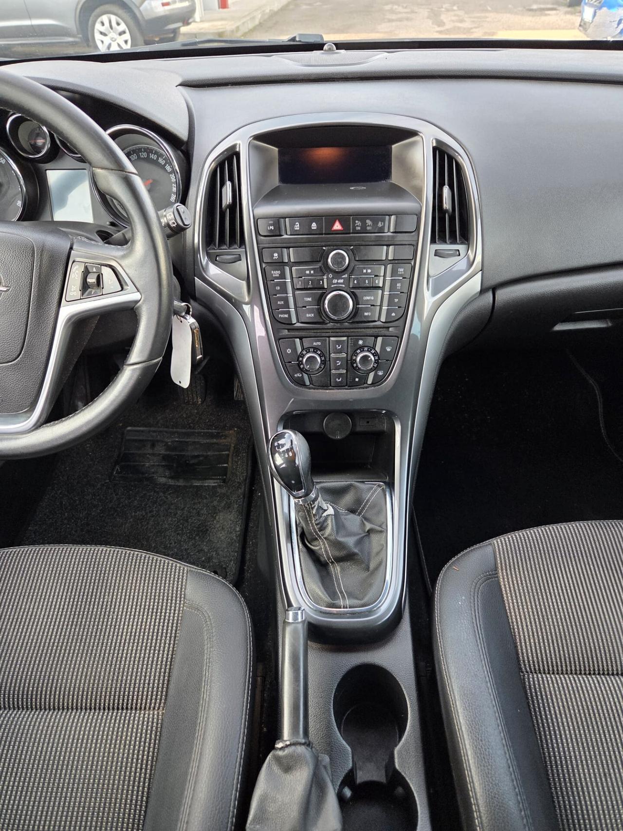 Opel Astra 1.4 Turbo 140CV Sports Tourer GPL Tech Cosmo