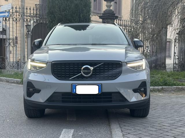 VOLVO XC40 B3 automatico Plus Dark TETTO PAN. Iva deducibile