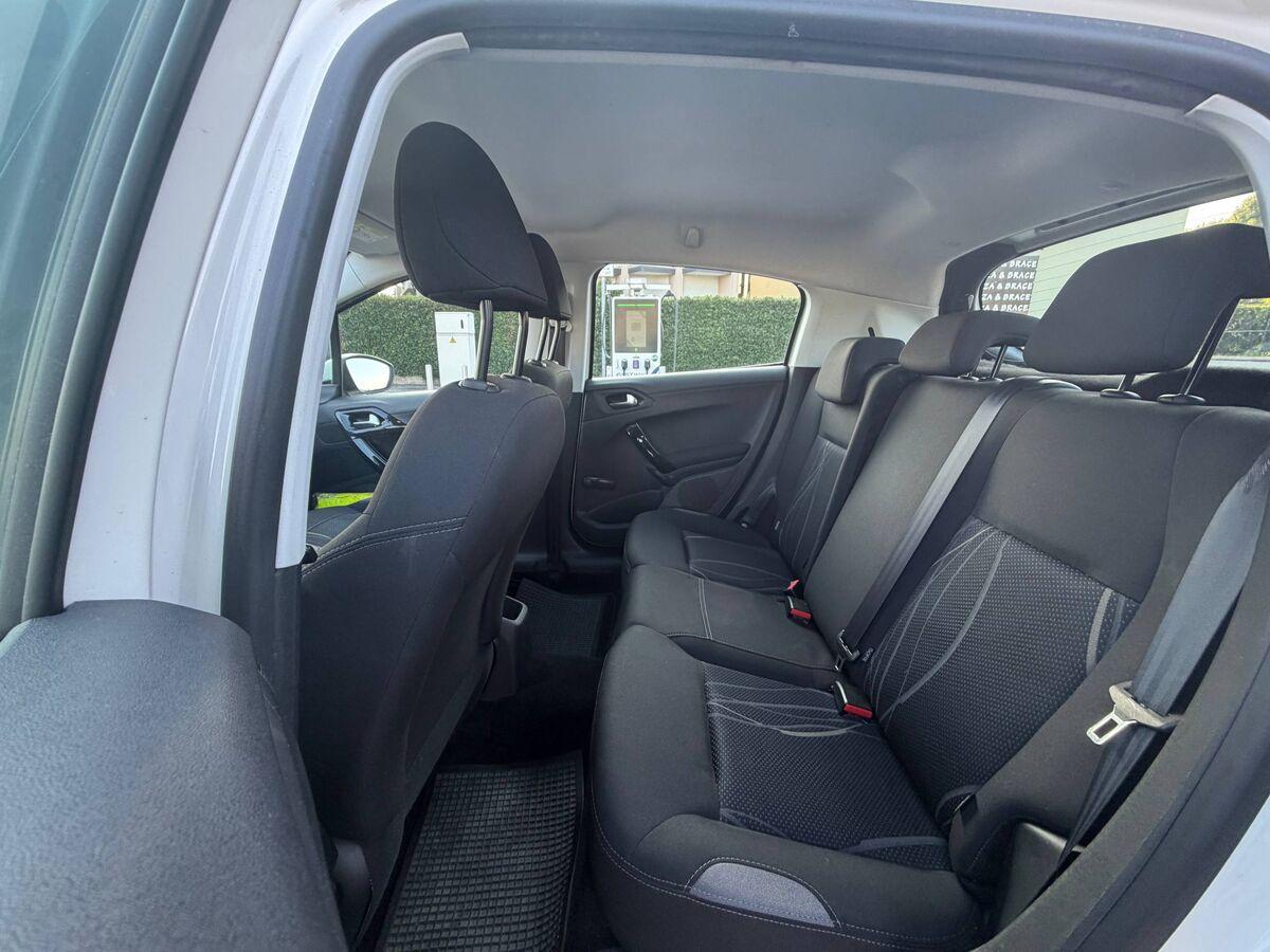 Peugeot 208 1.4 hdi 8v Allure 5p