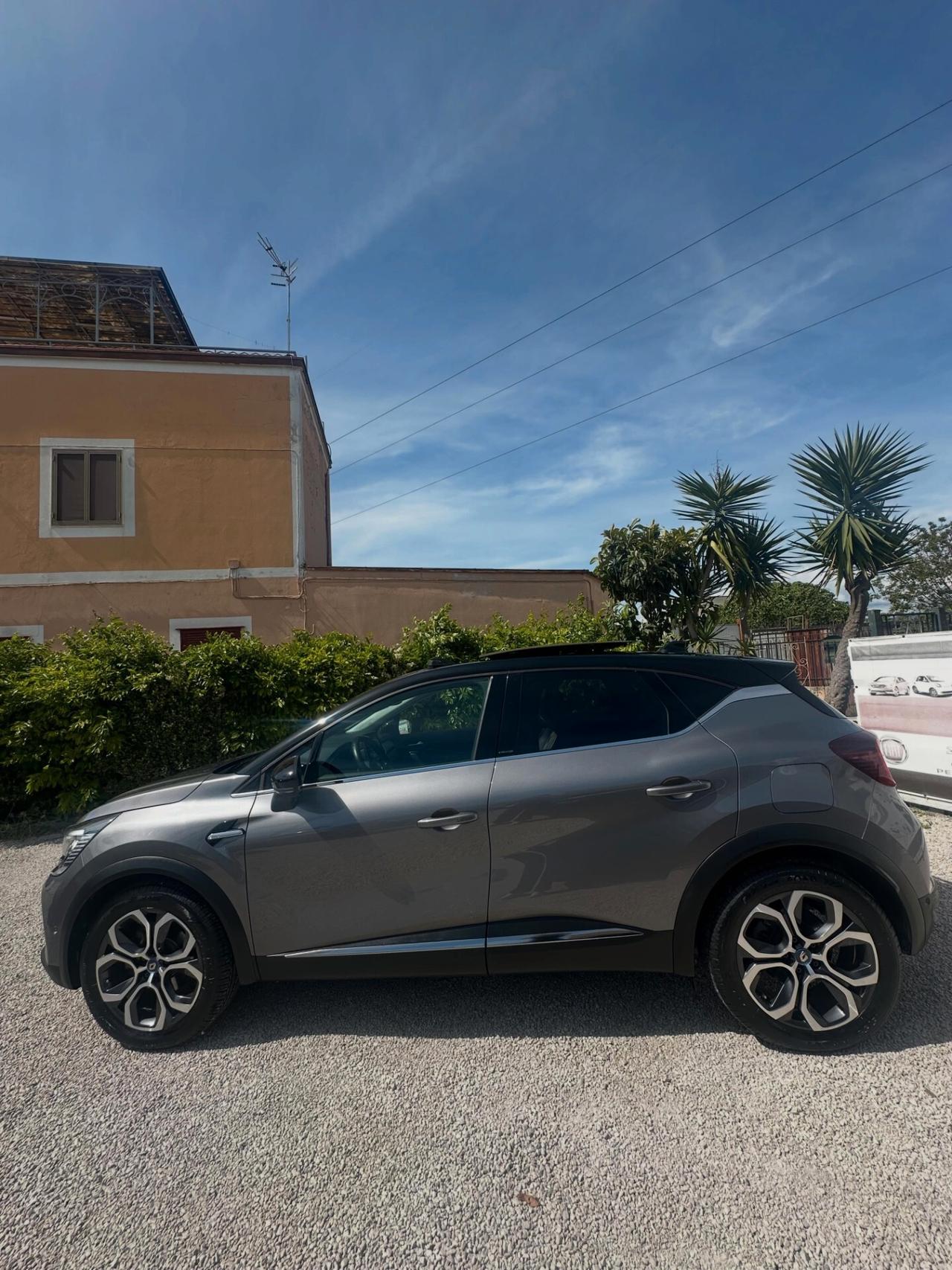 Renault Captur Plug-in Hybrid E-Tech 160 CV Initiale Paris