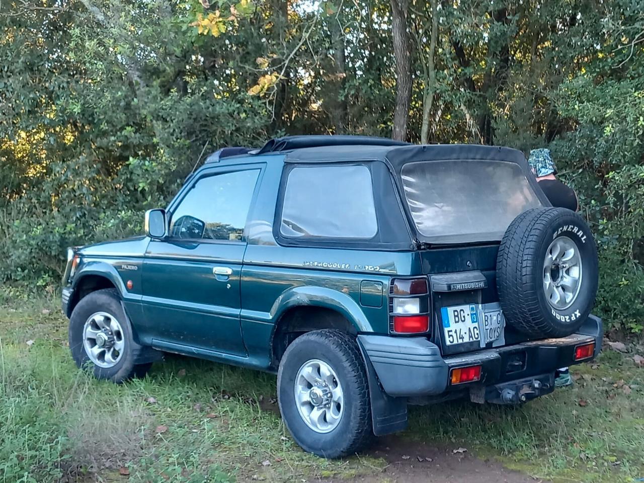 Mitsubishi Pajero Canvas Top vettura con certificazione ASI
