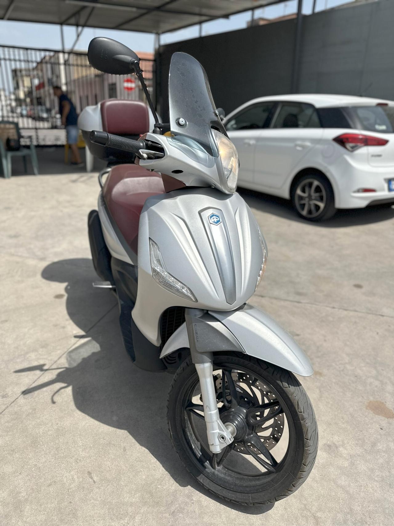 Piaggio Beverly 350 Sport Turing