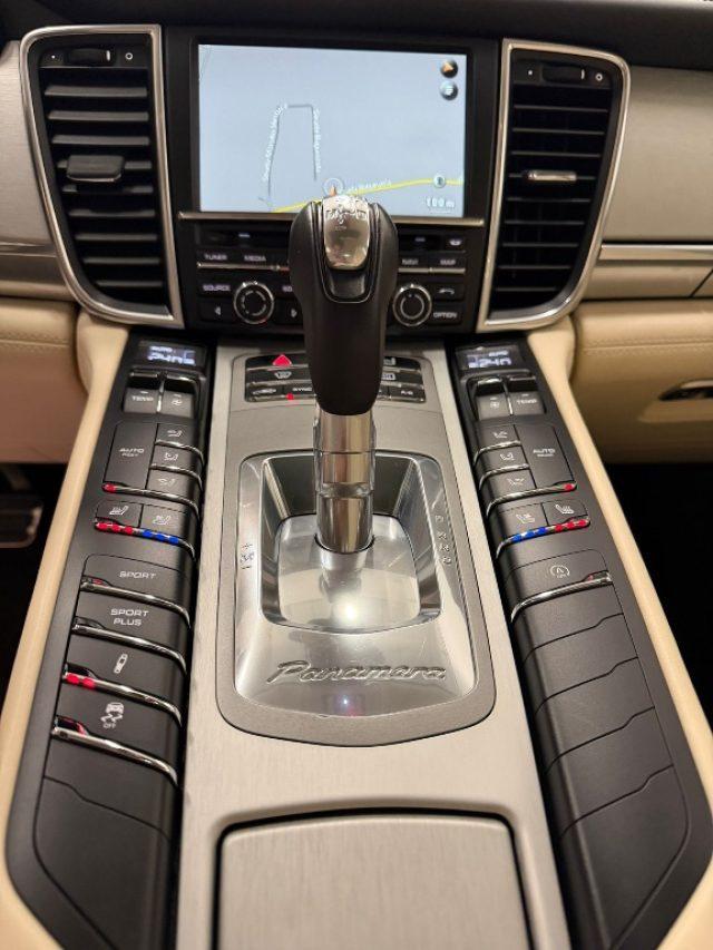 PORSCHE Panamera 3.0 Diesel // SERVICE PORSCHE//