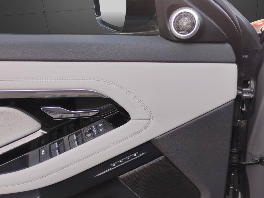 Land Rover Range Rover Evoque 2.0d i4 mhev R-Dynamic SE .204cv.PANORAMA