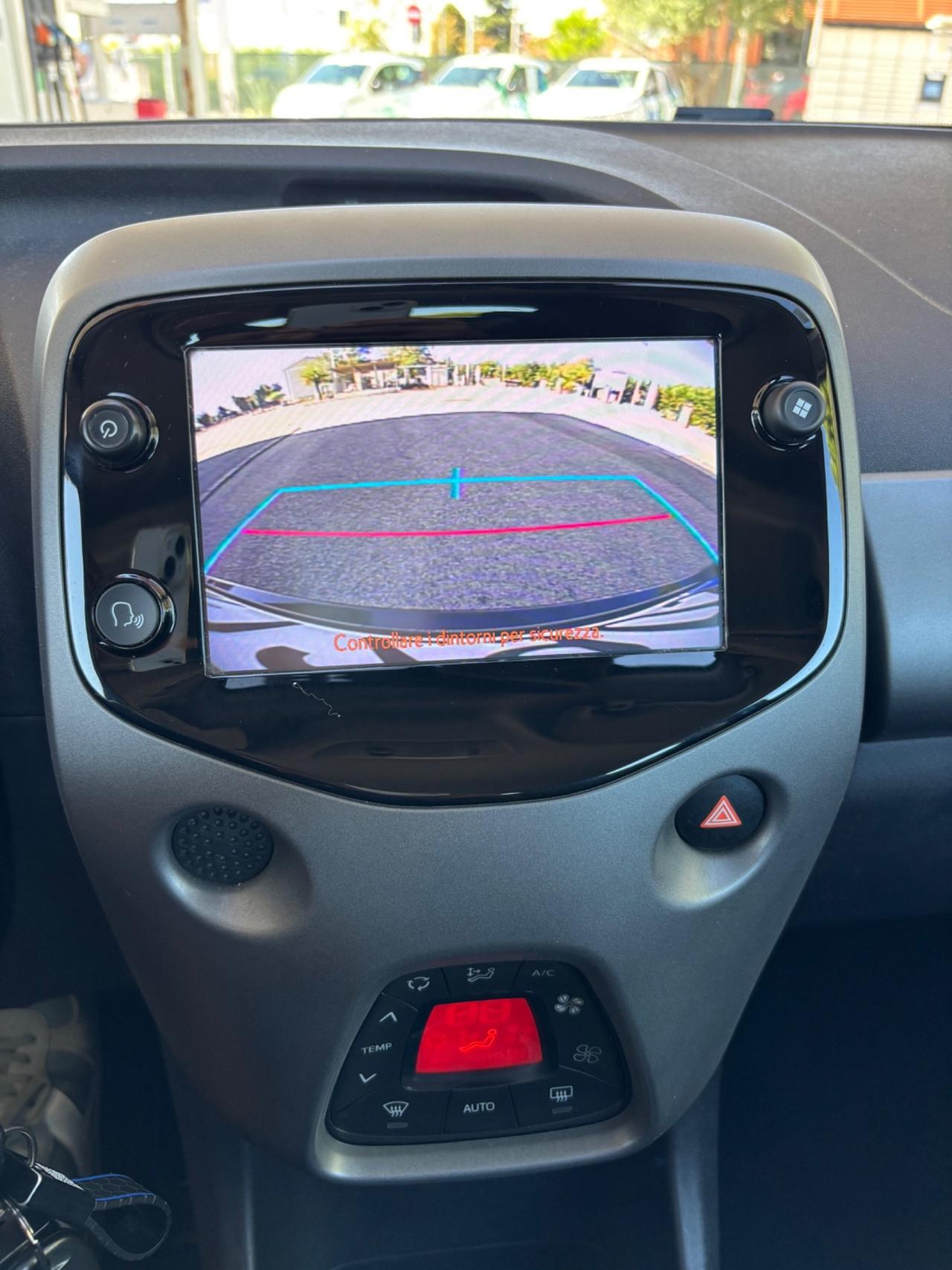 Toyota Aygo 1.0 VVT-i 72 CV 5 porte x-cool MMT