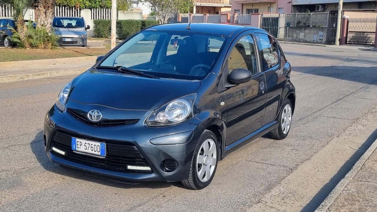Toyota Aygo 1.0 12V VVT-i 5 porte Lounge Connect MMT