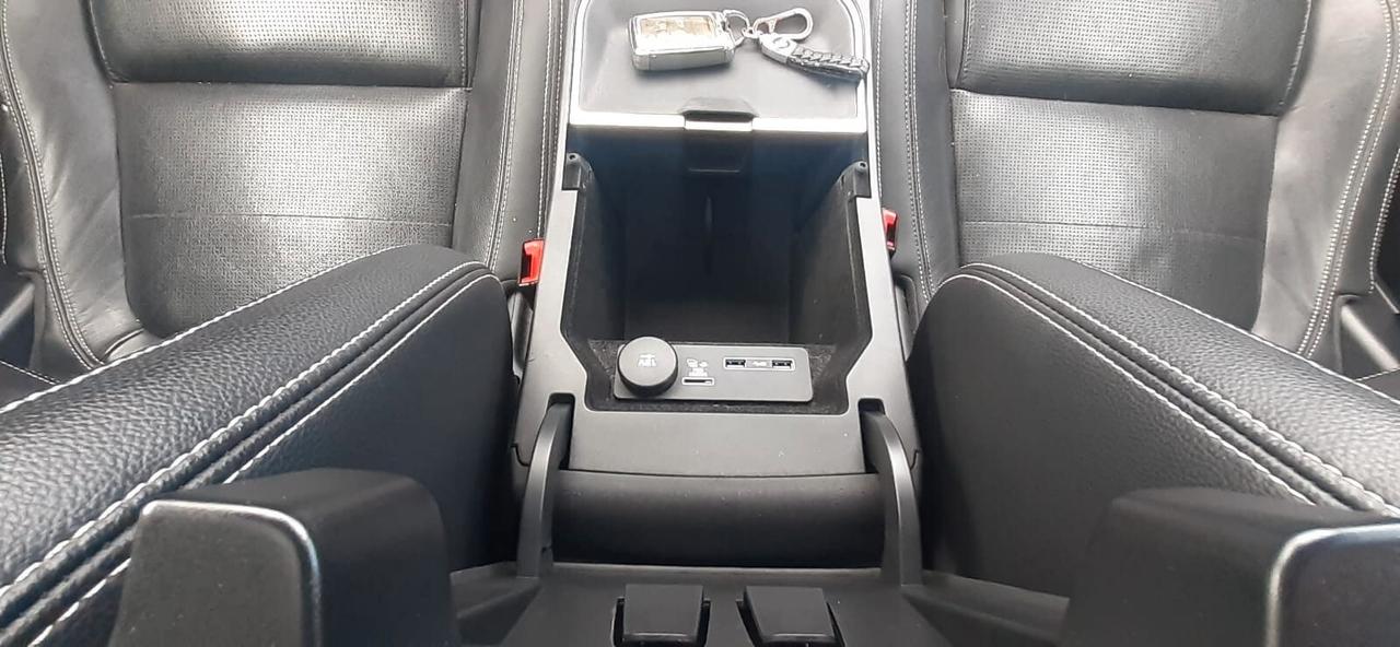 Jaguar E-Pace 2019 - 2.0D 150 CV AWD aut. R-Dynamic Lb automobili