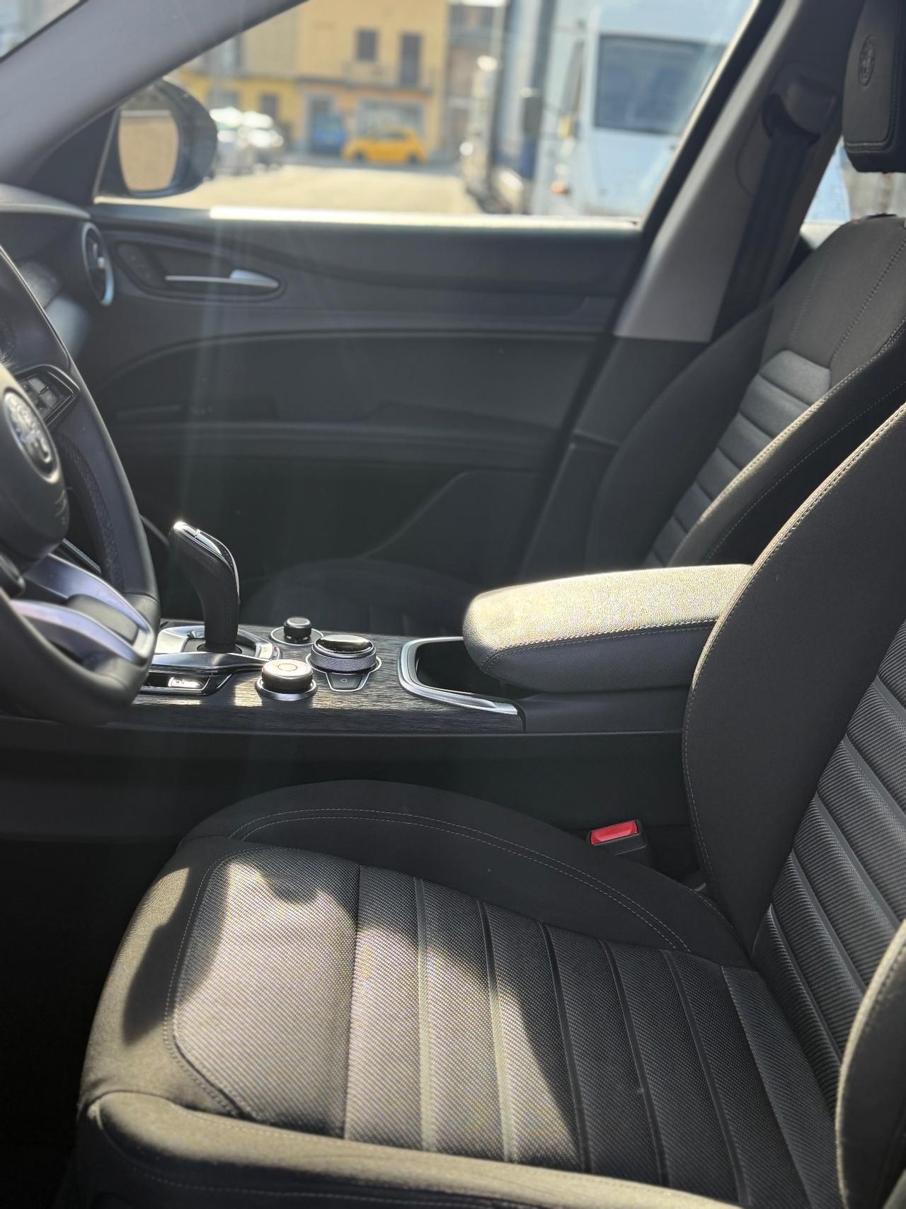 Alfa Romeo Stelvio 2.2 Turbodiesel 190 CV AT8 Q4 Business