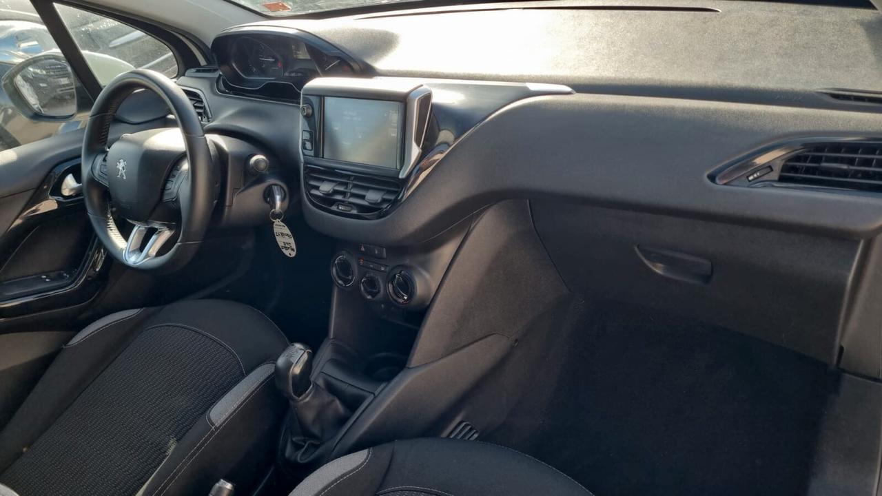 Peugeot 208 PureTech 82 5 porte Allure