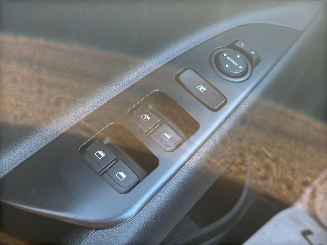 Kia Stonic 1.4 mpi eco Style GPL 97cv CON TELECAM E CARPLAY