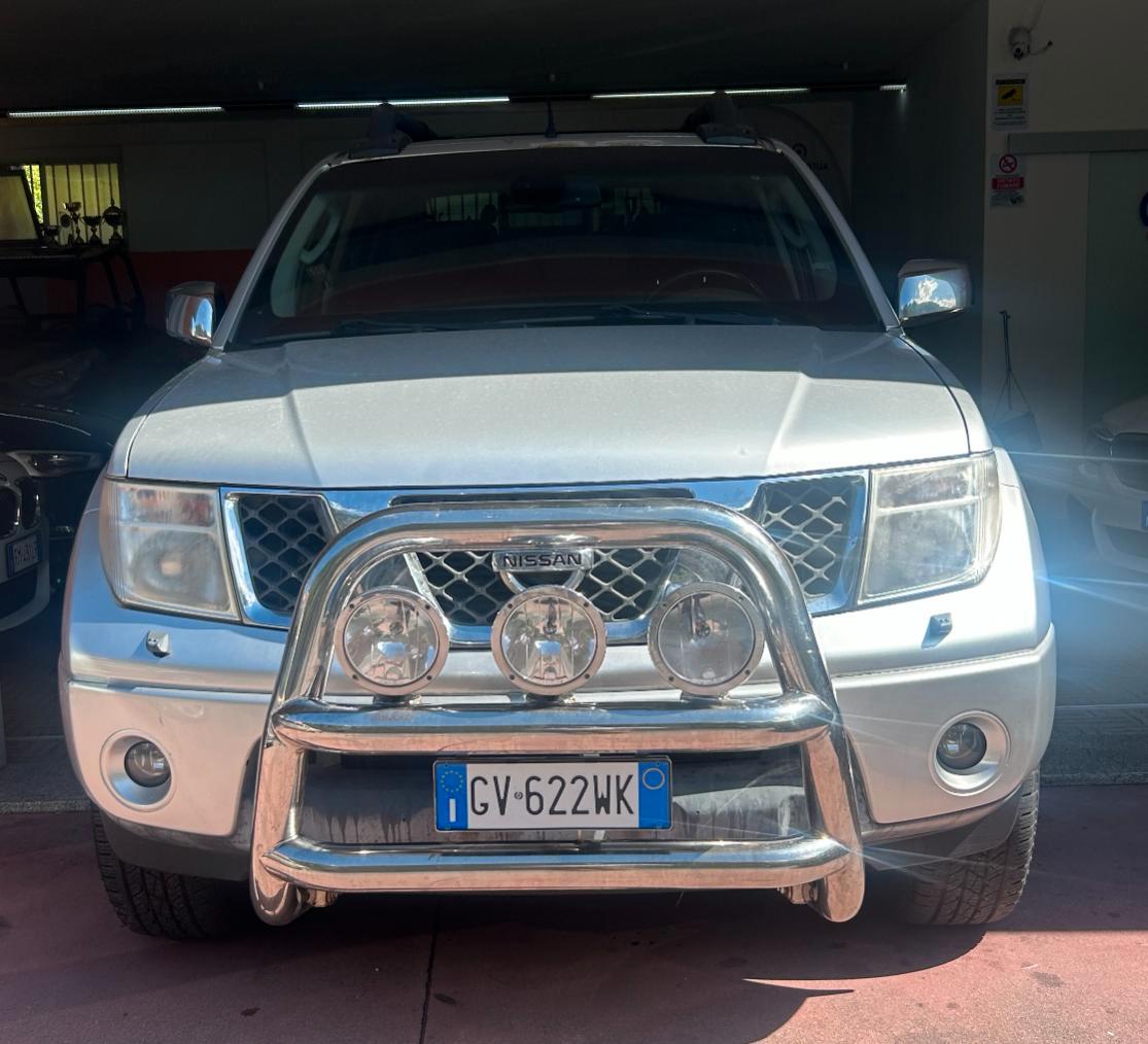 Nissan Navara Double Cab Navara d.cab 2.5 dci Platinum 174cv