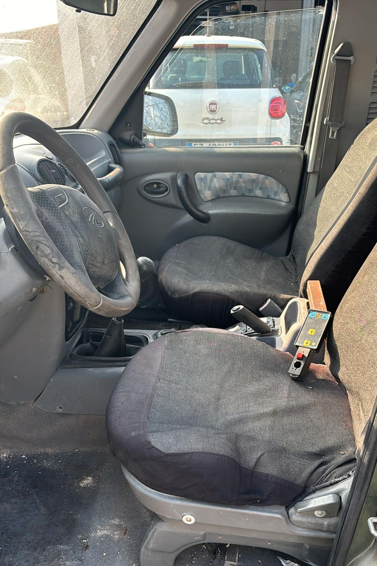 Mahindra Goa 2.5 CRDe 4WD SC Pick-Up Rib. Tril.