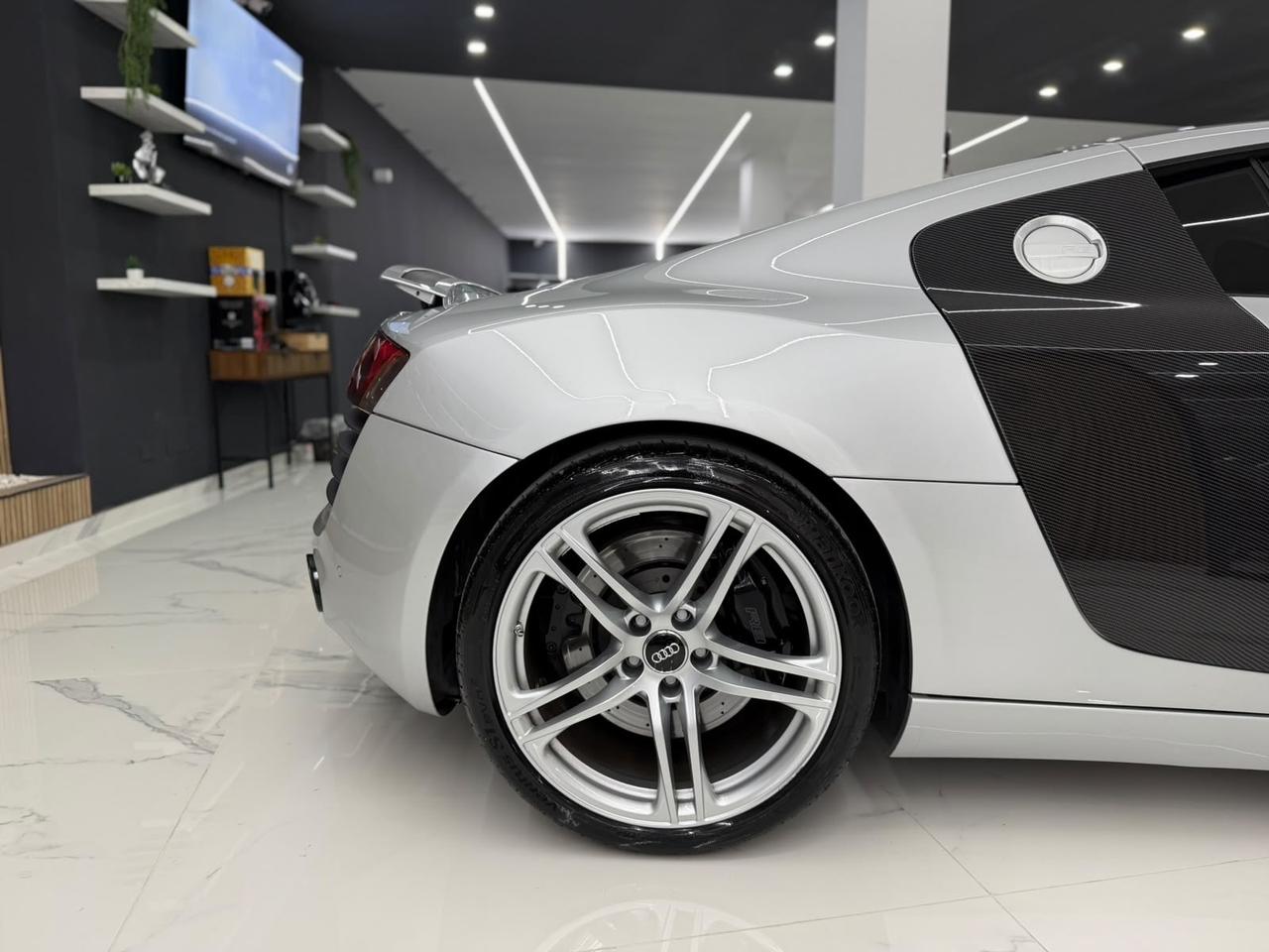 Audi R8 4.2 V8 FSI quattro R tronic