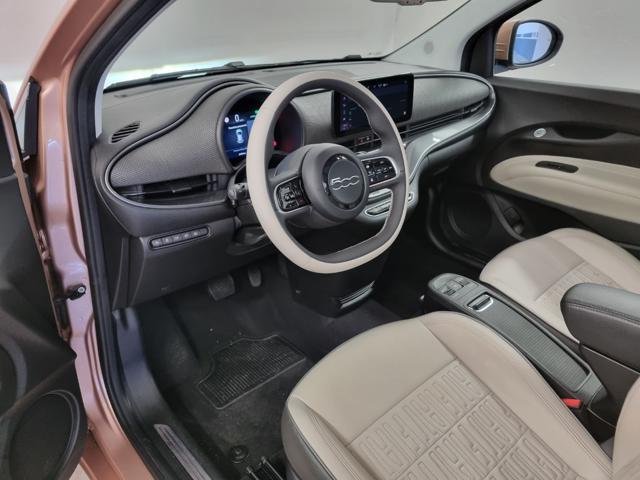 FIAT 500e 3+1 42 kWh La Prima