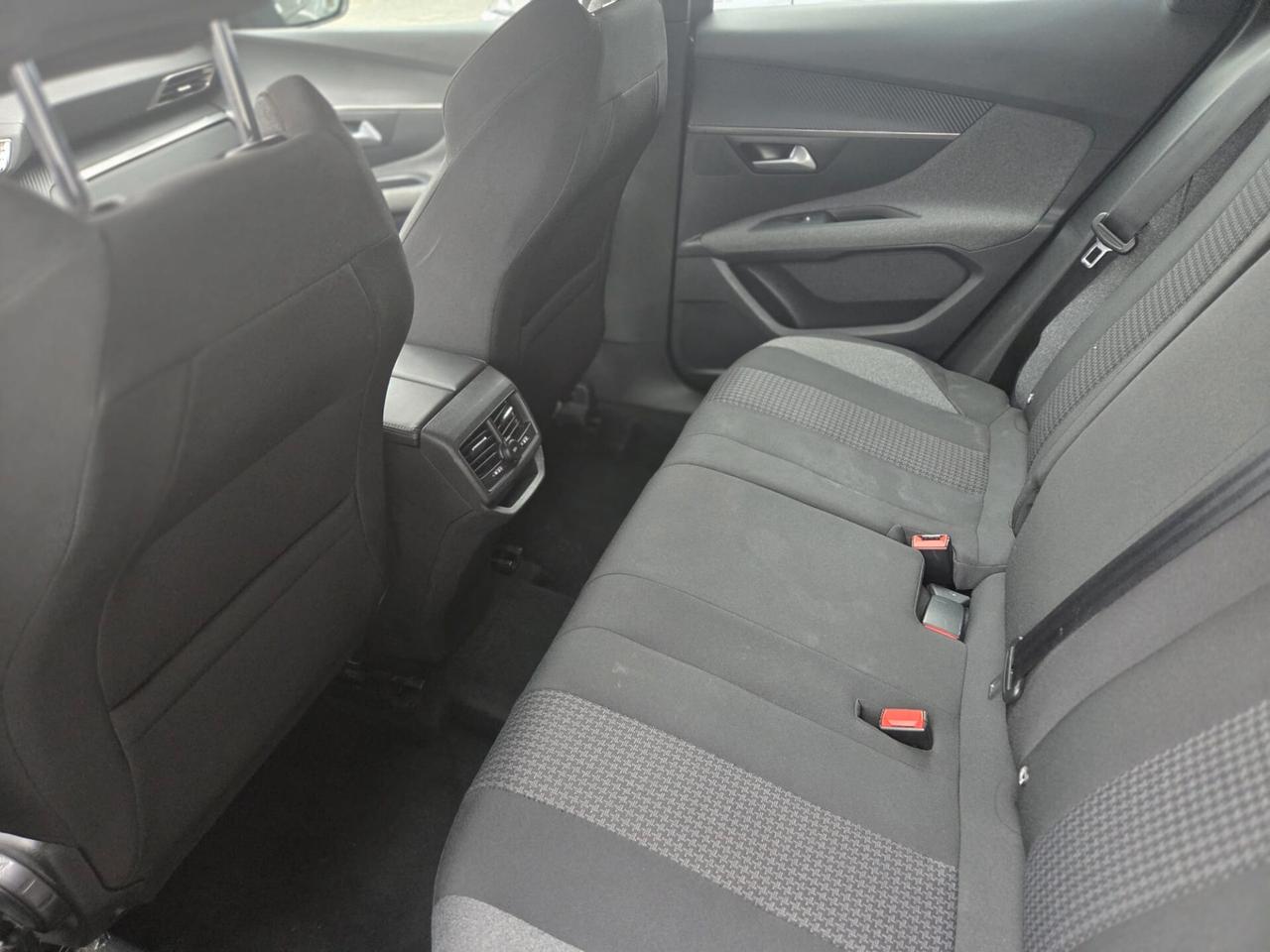 Peugeot 3008 CAMBIO AUTOMATICO 130 CV NESSUN OBBLIGO FINANZIARIO !!