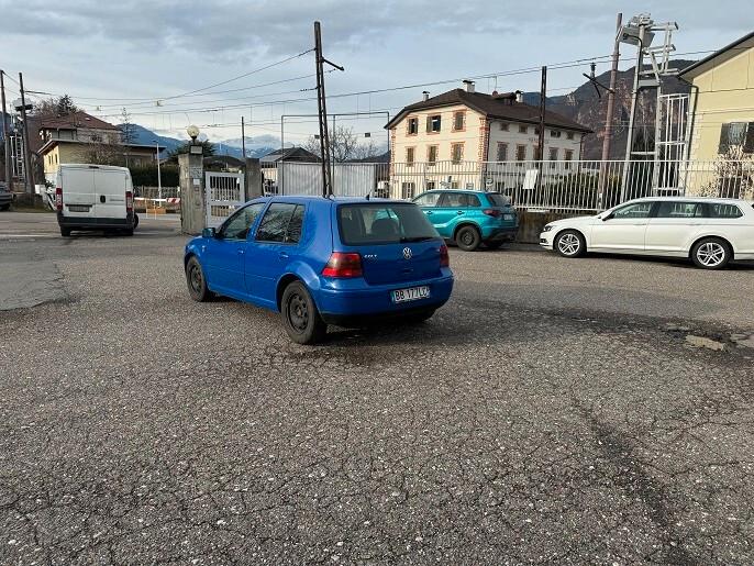 Volkswagen Golf 1.6 cat 5 porte Comfortline