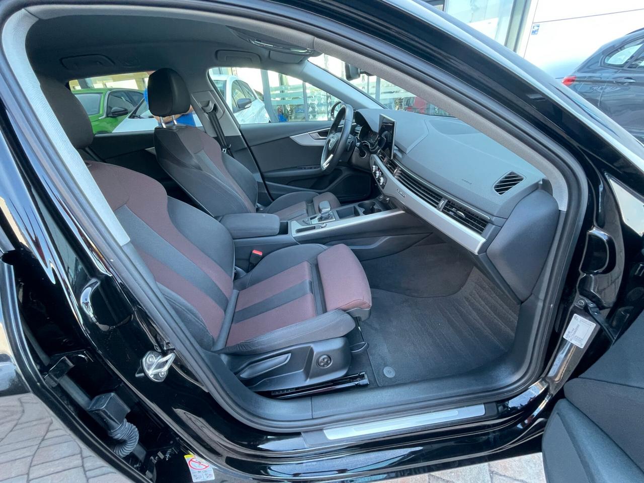 Audi A4 Avant 40 TDI quattro S tronic Business