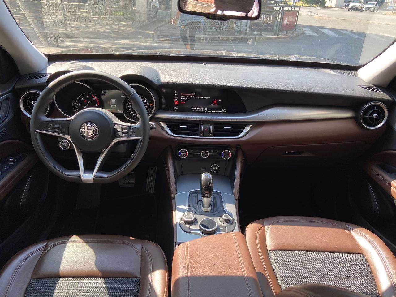 Alfa Romeo Stelvio Executive 2.2 #11022