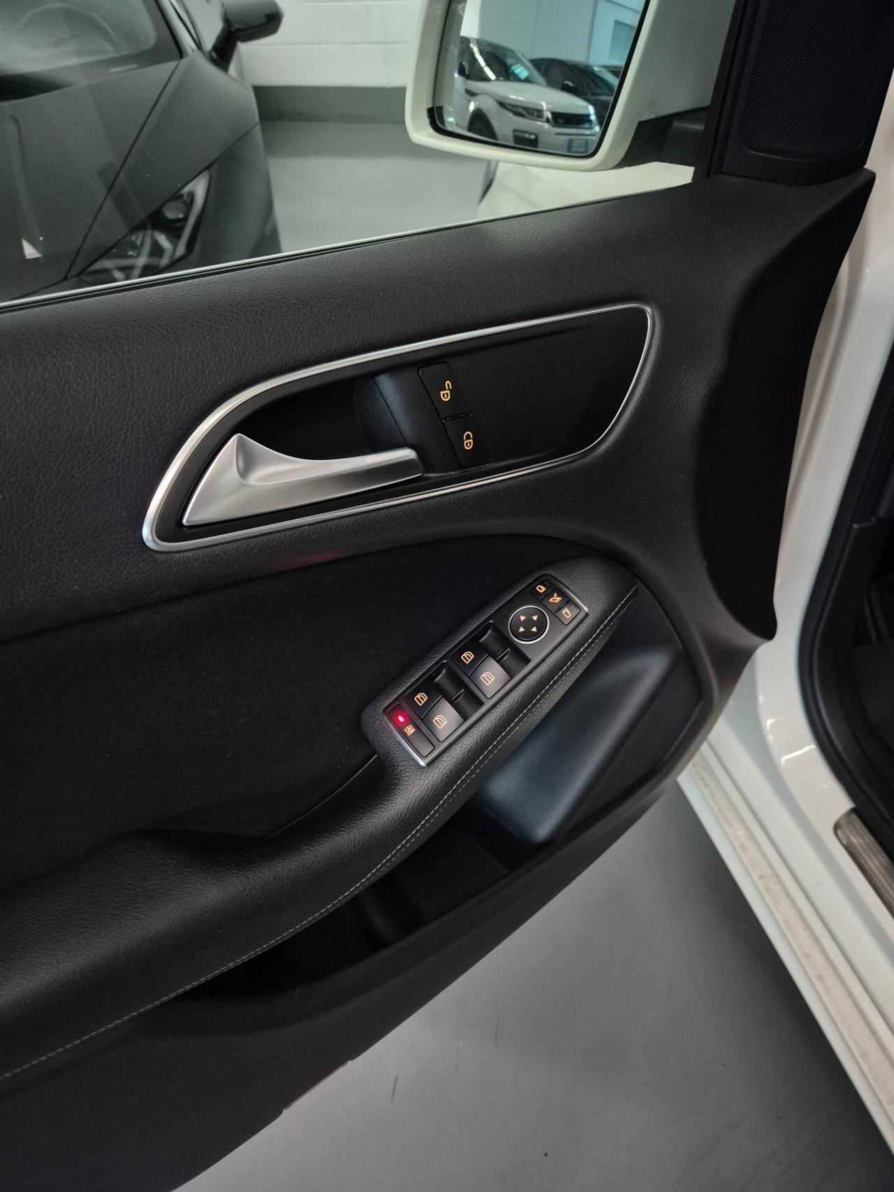 Mercedes-Benz B 180 CDI 1.5cc 109CV Automatica Premium OK Neopatentati