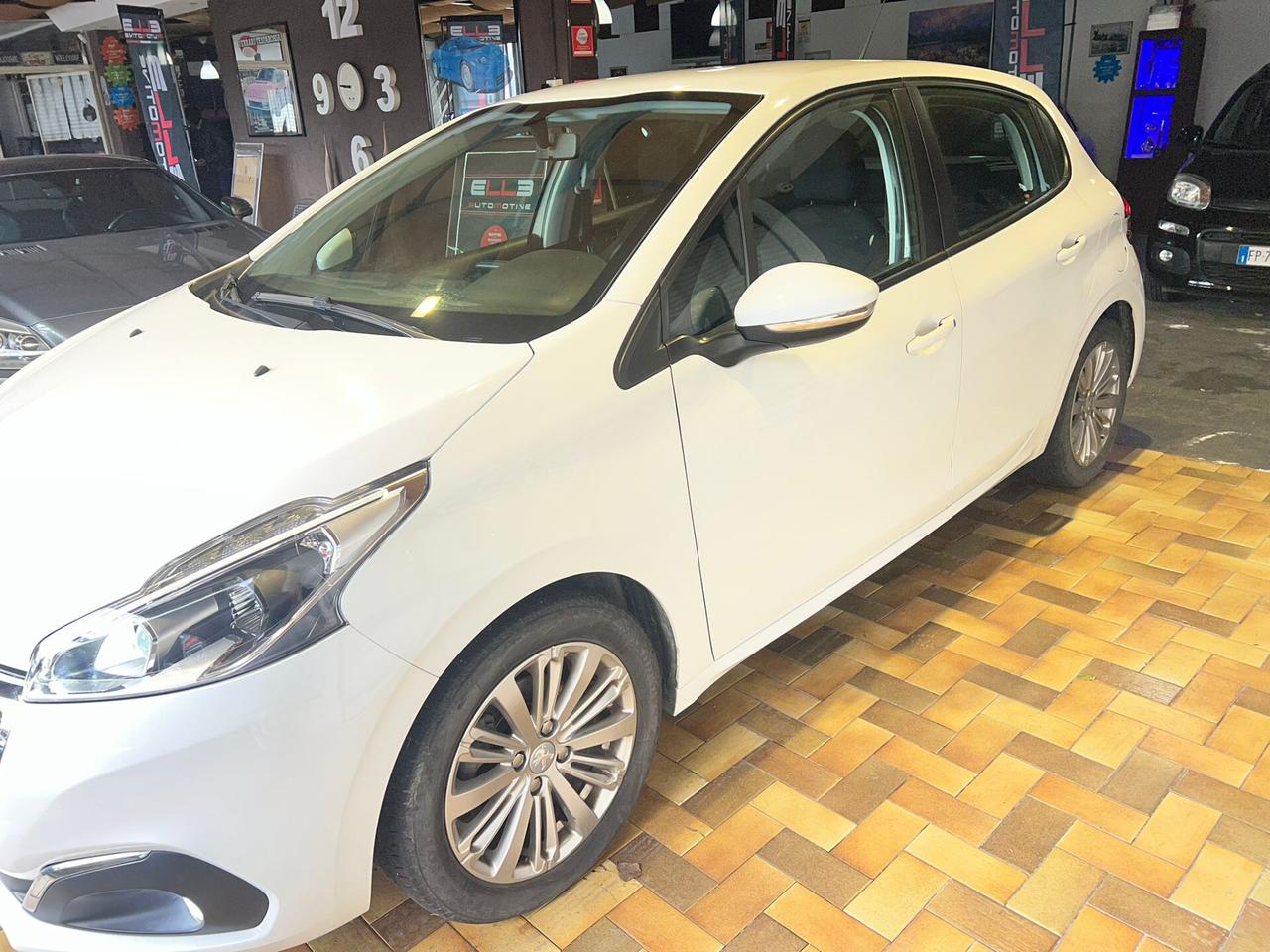 Peugeot 208 1.6 HDi 75 CV 90000 KM