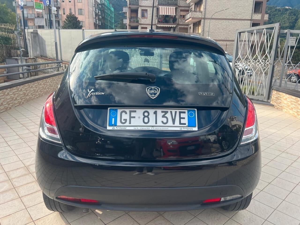 Lancia Ypsilon 1.0 FireFly S&S Hybrid Ecochic Silver 5 porte 05/2021 km 53.000