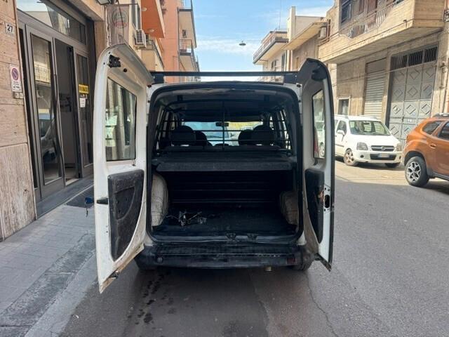 Fiat Doblo 1.9 MJT Combi 5 posti N1