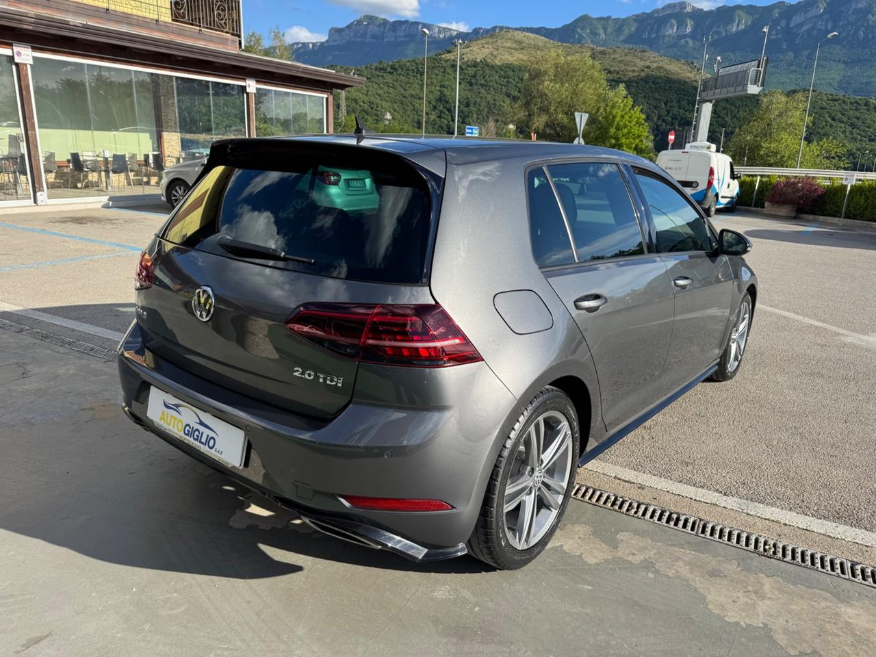 Volkswagen Golf 2.0 TDI R-LINE, FULL LED 150CV