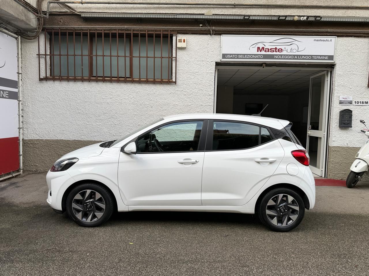 Hyundai i10 1.0 MPI Connectline – 2023 | 18.950 km – Neopatentati OK - Garanzia fino 10/2028