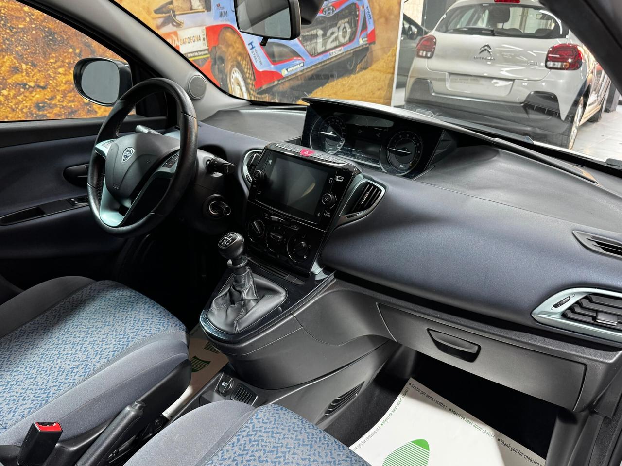 Lancia Ypsilon 1.0 FireFly 5 porte S&S Hybrid Gold