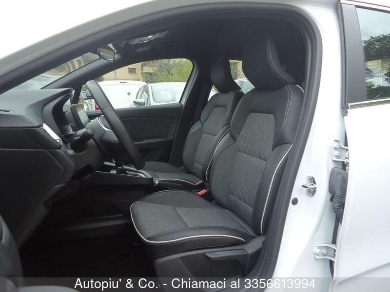 Renault Clio Full Hybrid 140 cv NEOPATENTATI