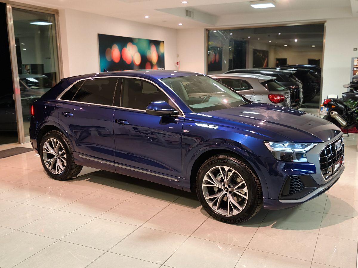 AUDI Q8 50 TDI 286 CV quattro S-LINE