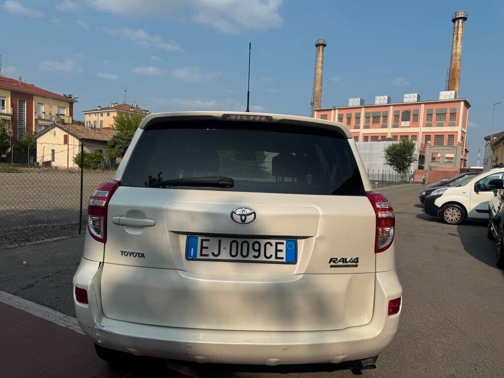 Toyota RAV 4 RAV4 Crossover 2.2 D-4D 150 CV DPF Exclusive