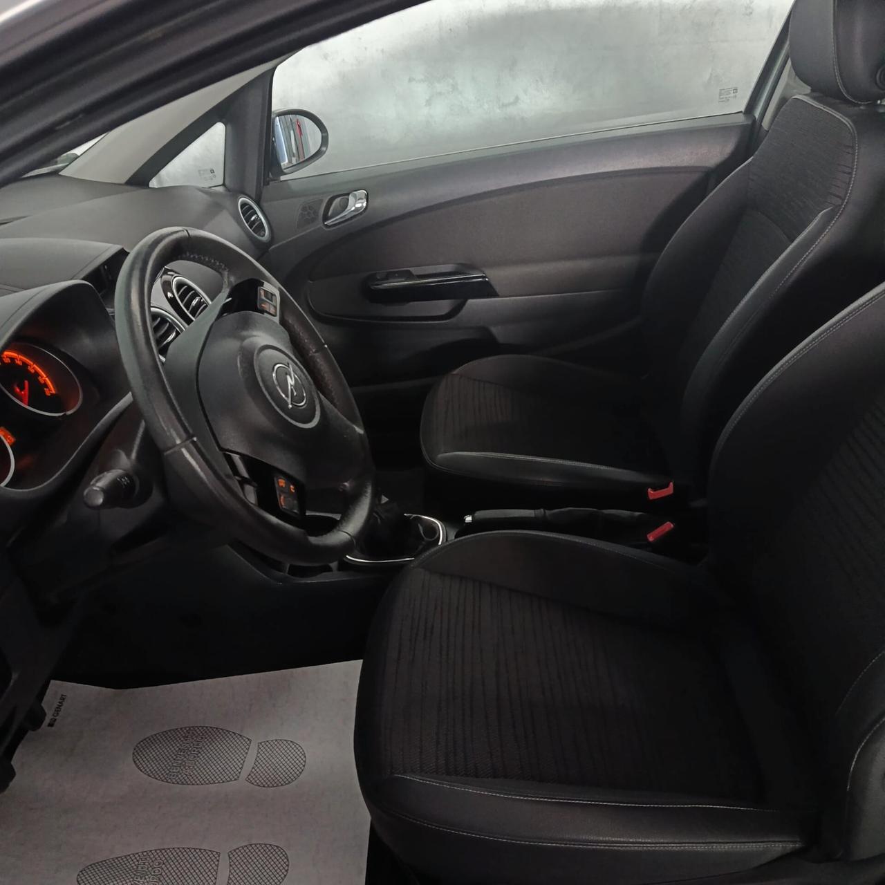 Opel Corsa 1.2 BENZINA Edition