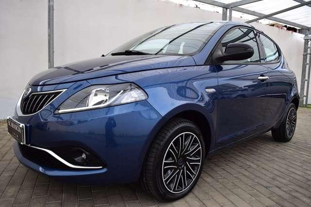 Lancia Ypsilon 1.0 Firefly Hybrid 70 cv Gold - 5 posti