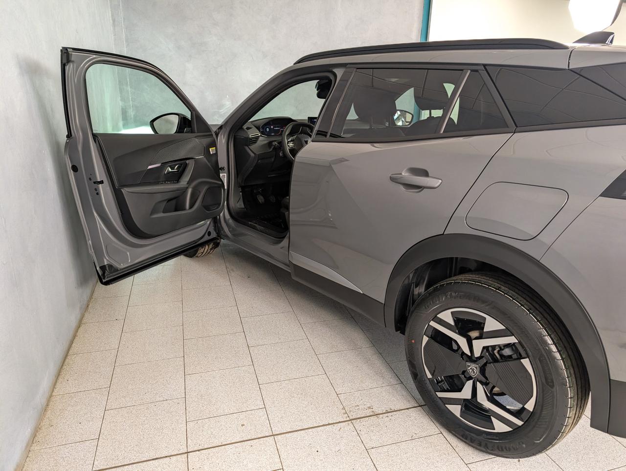 Peugeot 2008 1.2 puretech 100cv Allure