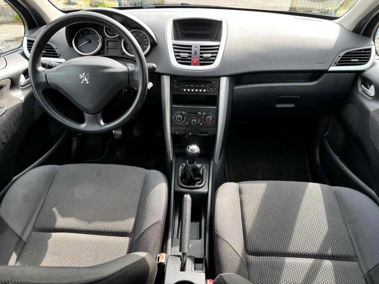 PEUGEOT 207 1.4 B - 2012