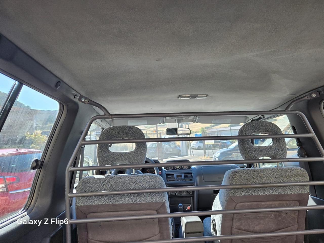 Mitsubishi Pajero 2.5 TDI MT GLS Target Autocarro