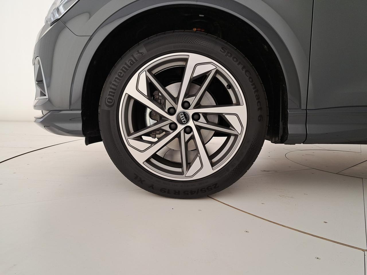 Audi Q3 35 1.5 tfsi business advanced s-tronic