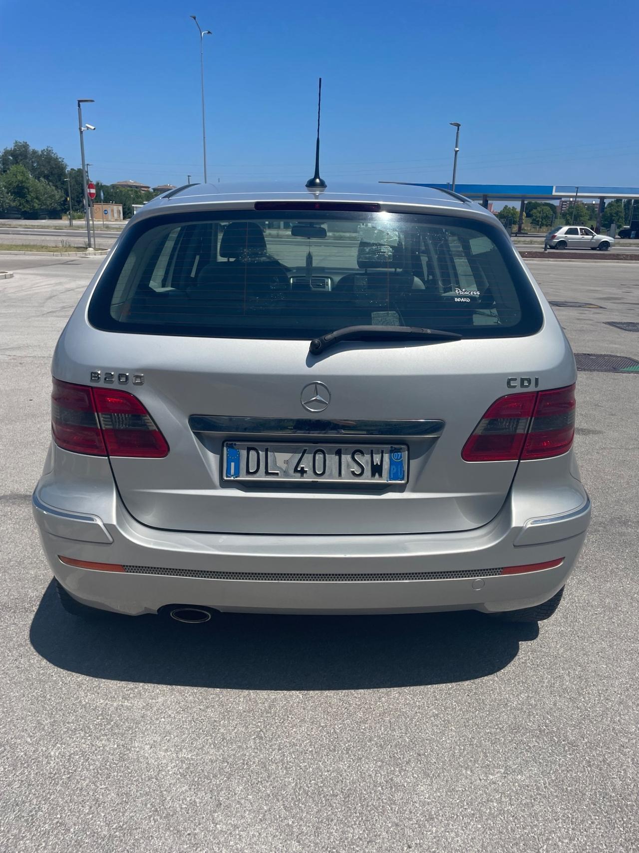 MERCEDES CLASSE B NEOPATENTATI 2.0 DISEL SPORT CAMBIO AUTOMATICO.