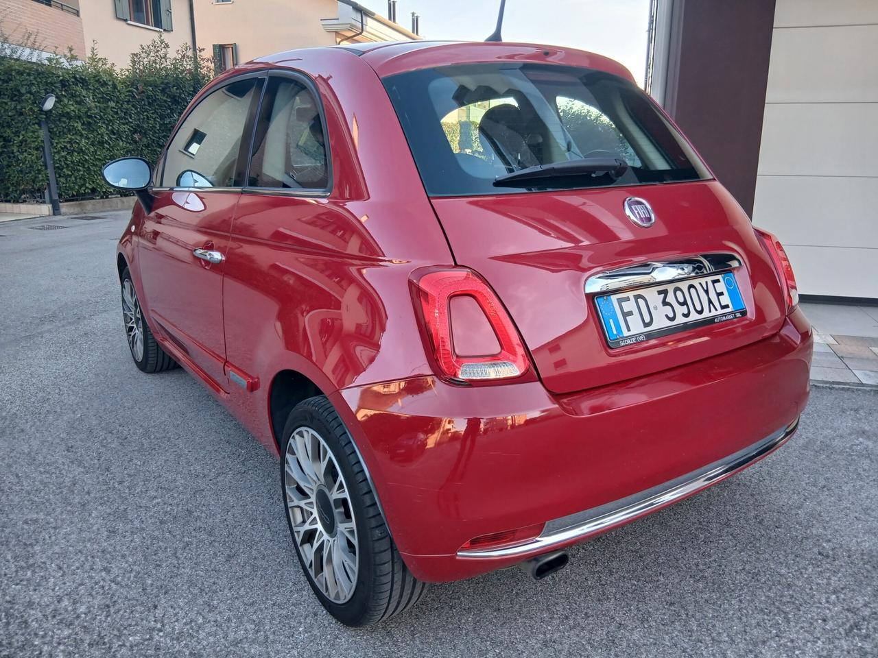 Fiat 500 1.2 Lounge tua a € 193 mese adatta per neo patentati