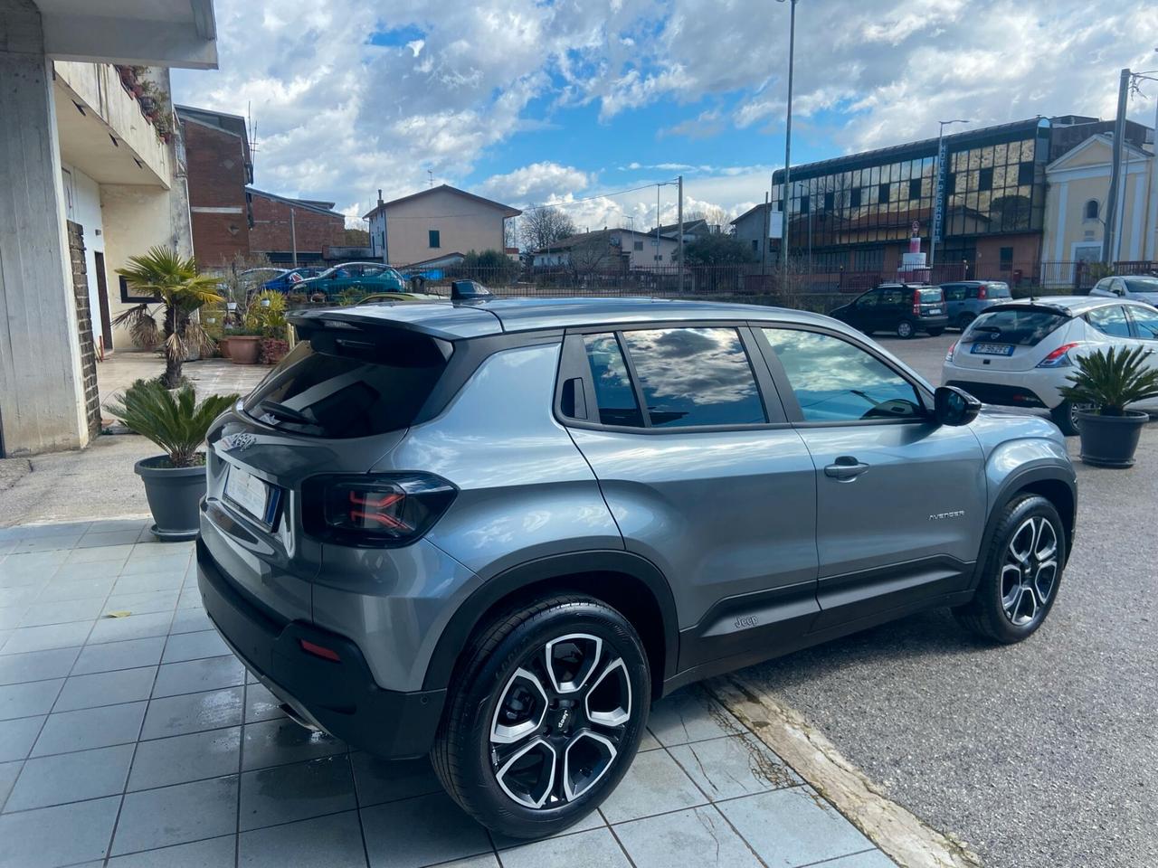 Jeep Avenger 1.2 Turbo 100 CV Summit 2025