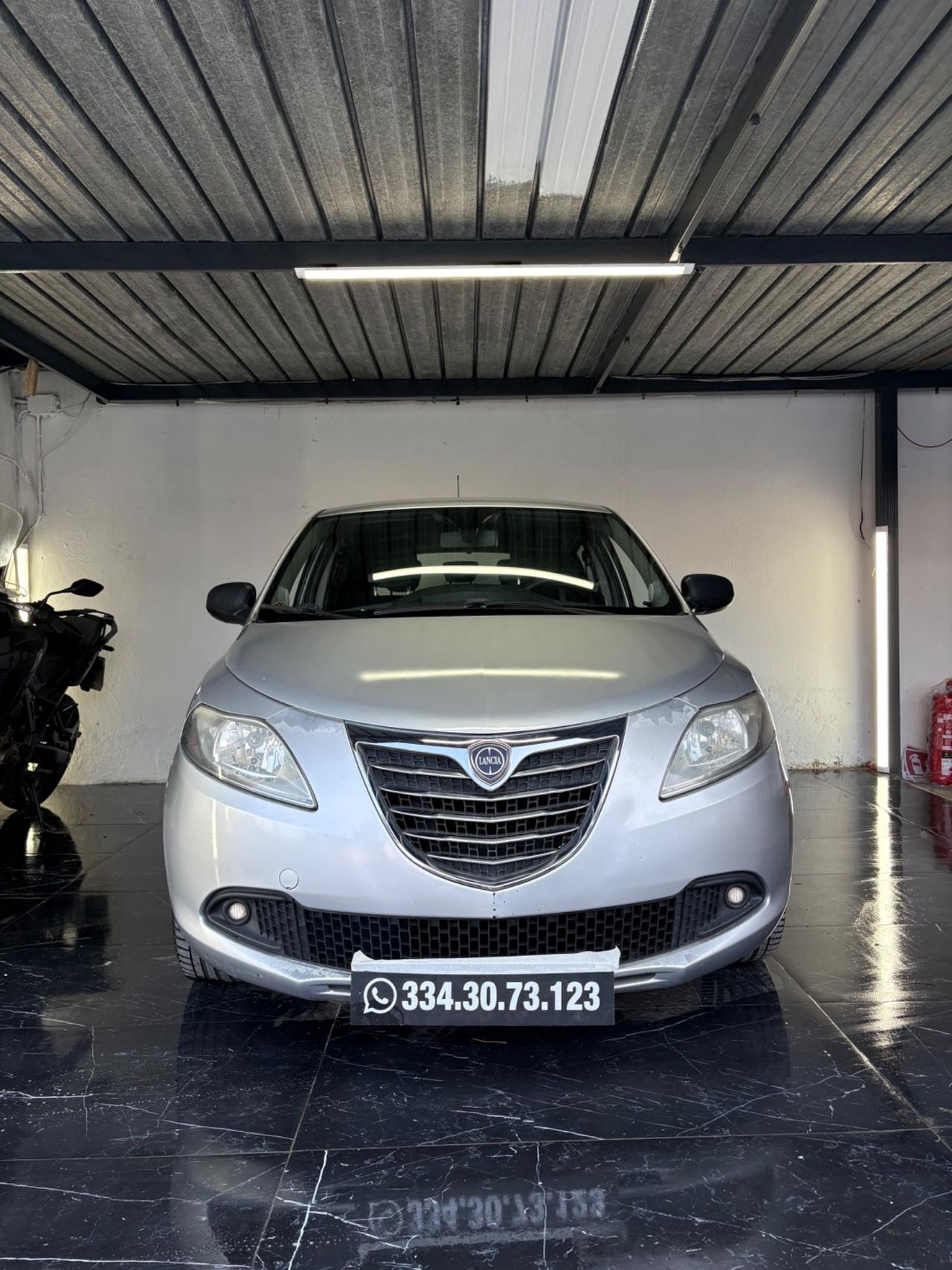 Lancia Ypsilon 1.2 69 CV 5 porte GPL Ecochic Silver