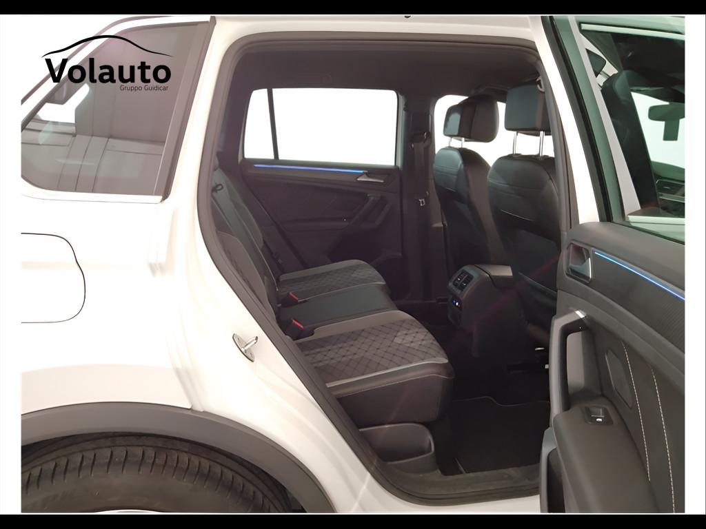 VOLKSWAGEN Tiguan II 2021 - Tiguan 1.5 tsi R-Line 150cv dsg