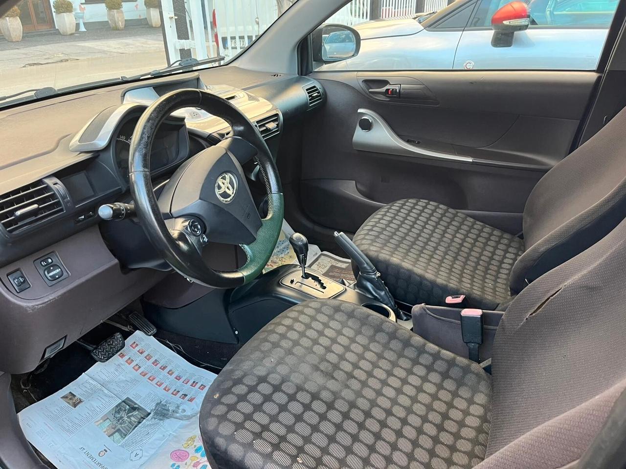 Toyota iQ Automatica