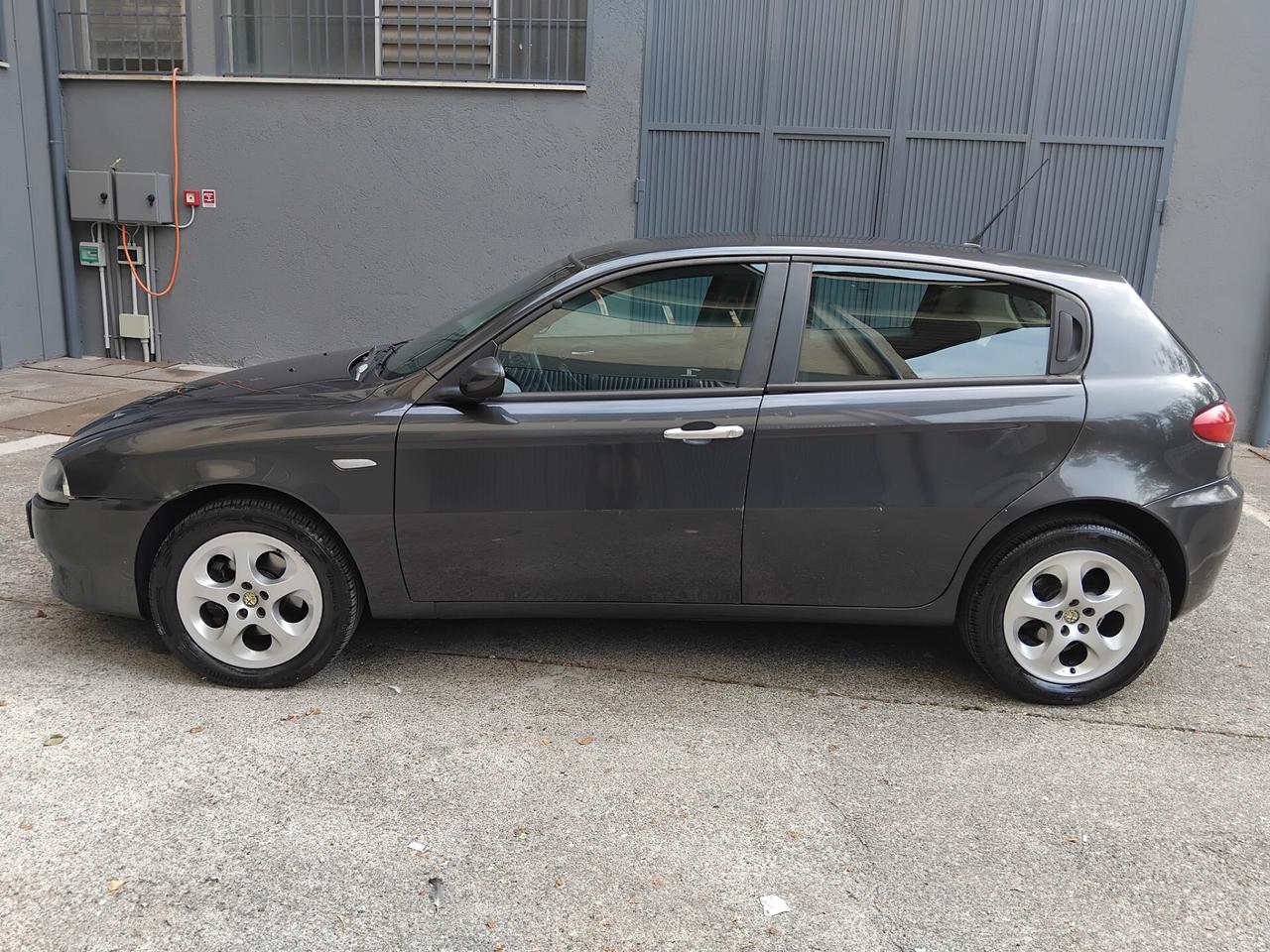 Alfa Romeo 147 1.6 garanzia