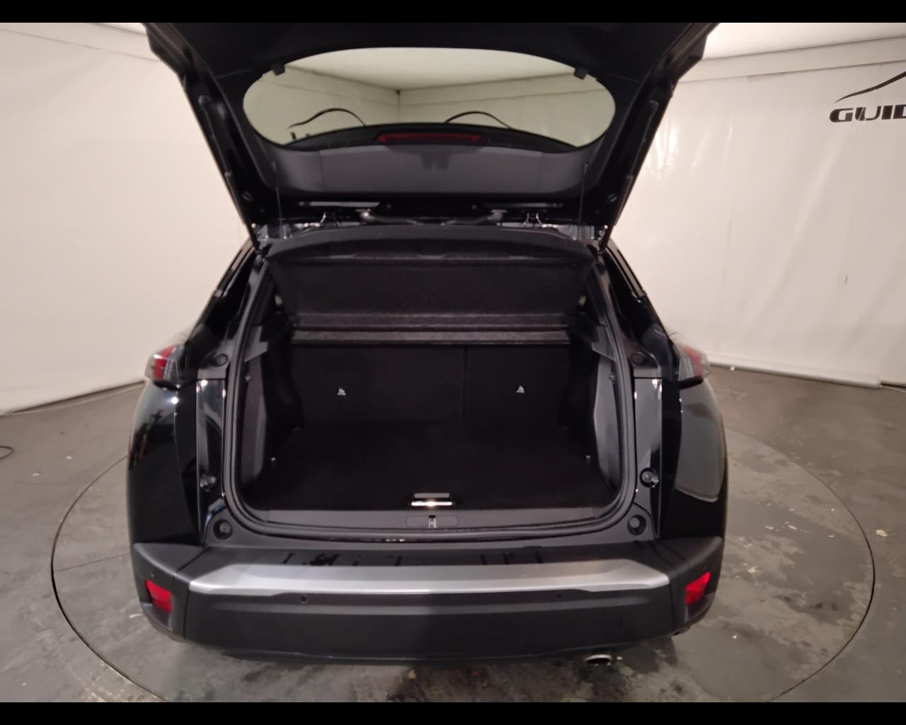 PEUGEOT 2008 II 2023 - 2008 1.5 bluehdi Allure s&s 130cv eat8